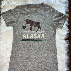Legacy Alaska Graphic T-Shirt Juniors fitted style size Large
